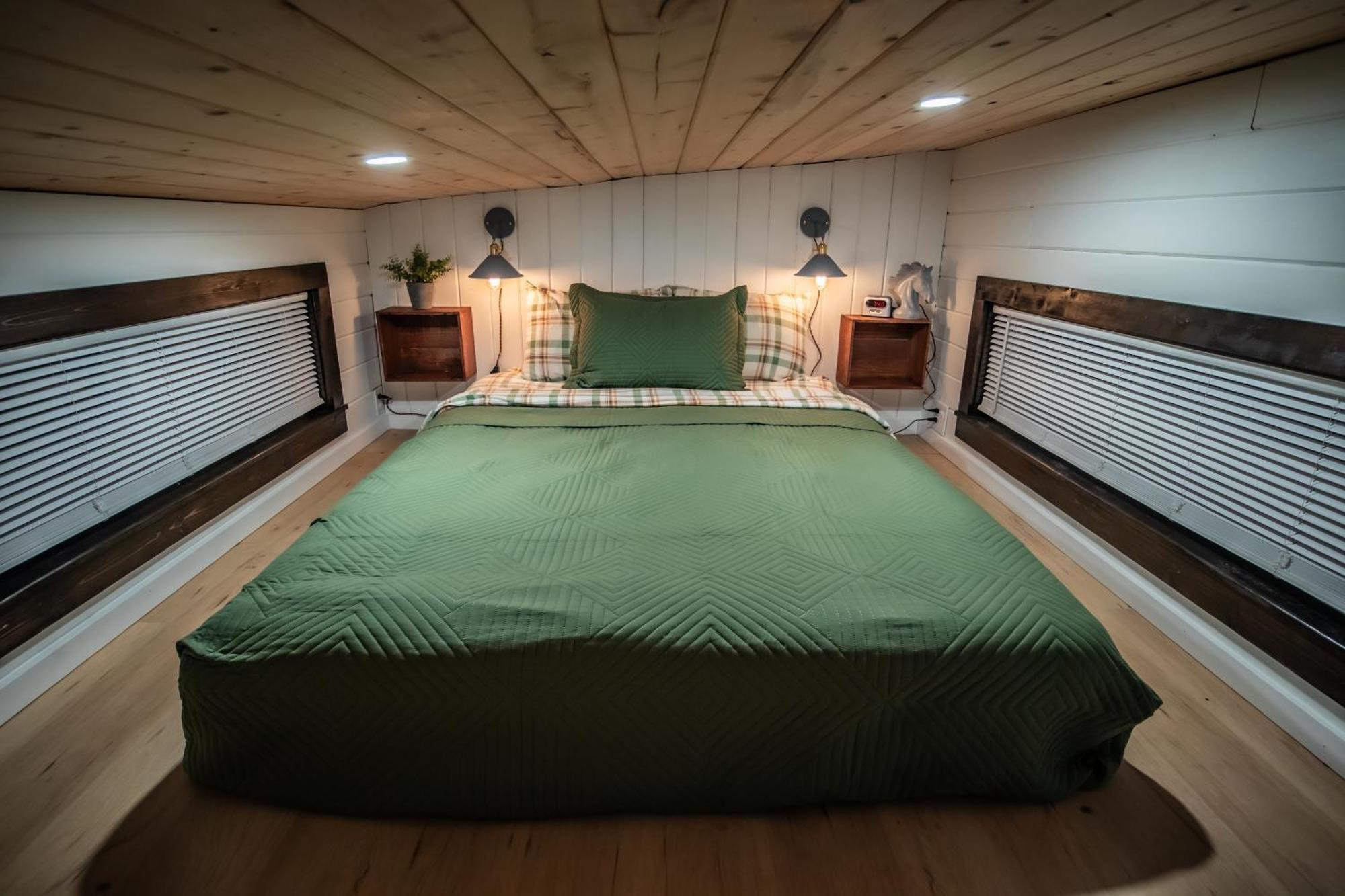 Unique Tiny Home Minutes From Downtown 埃伦斯堡 外观 照片